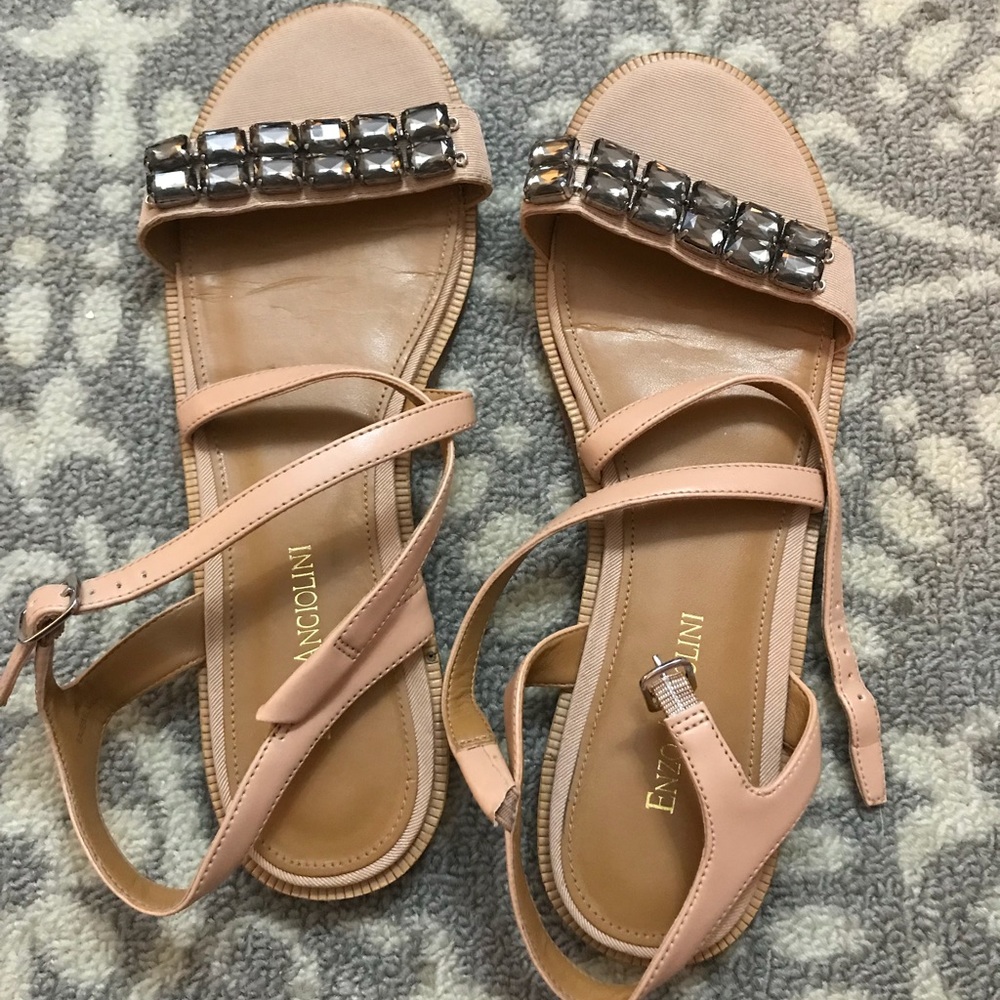 Straps sandals bejeweled